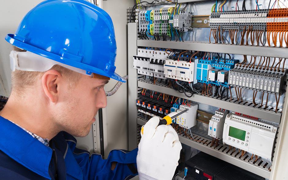 taux horaire électricien Paris 14